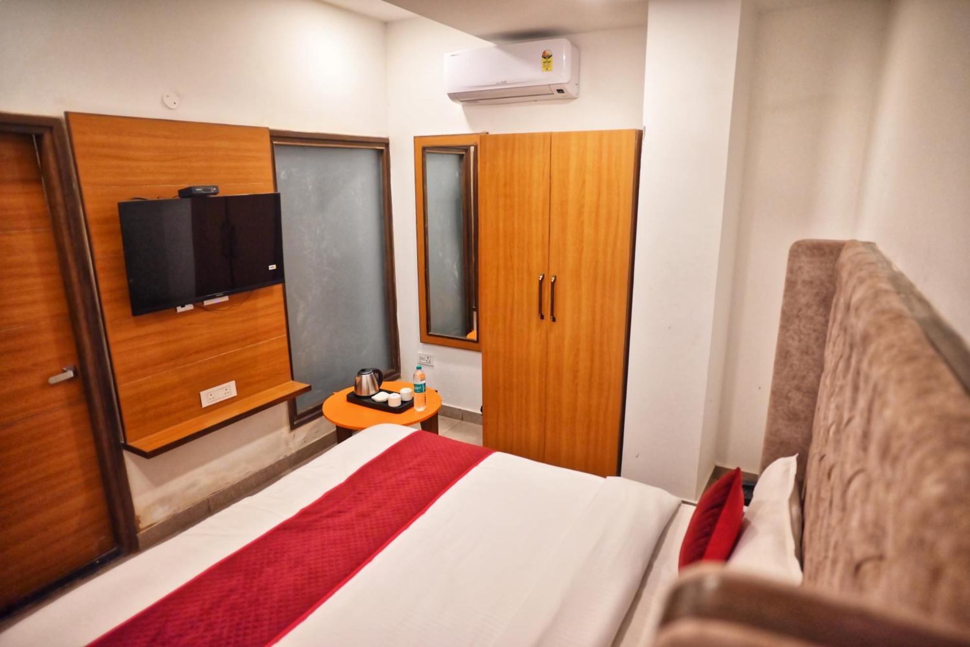 Hotel Lake View Chandīgarh Exterior foto